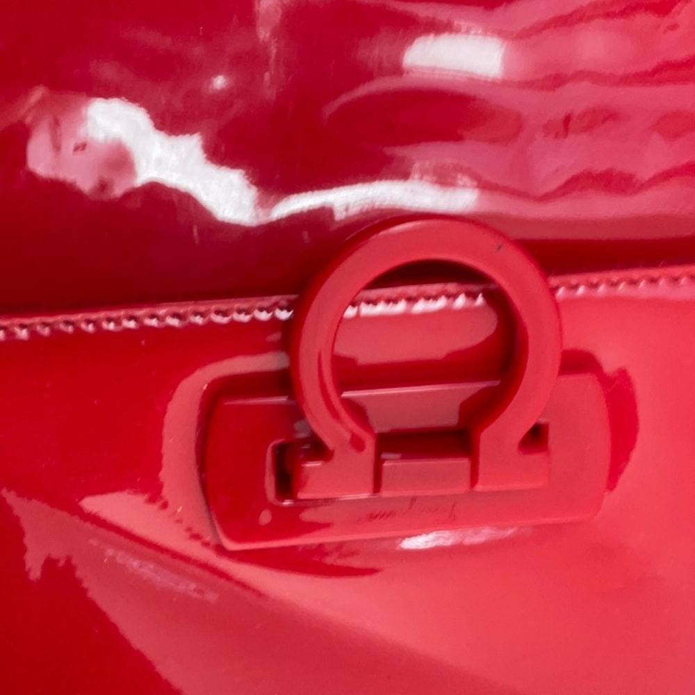 Red bag - Picture 2 of 3